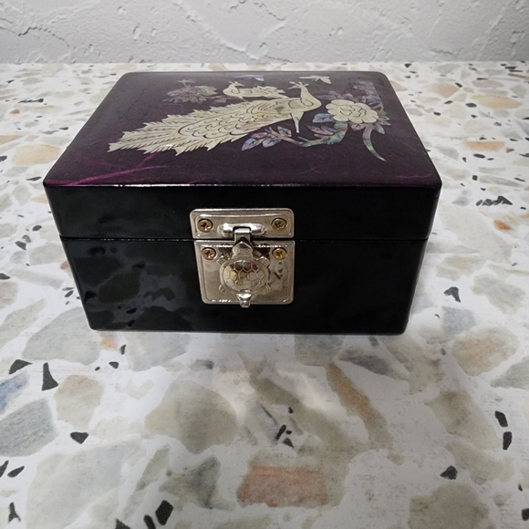 Mother of pearl Korean jewelry box - Picture 3 of 12